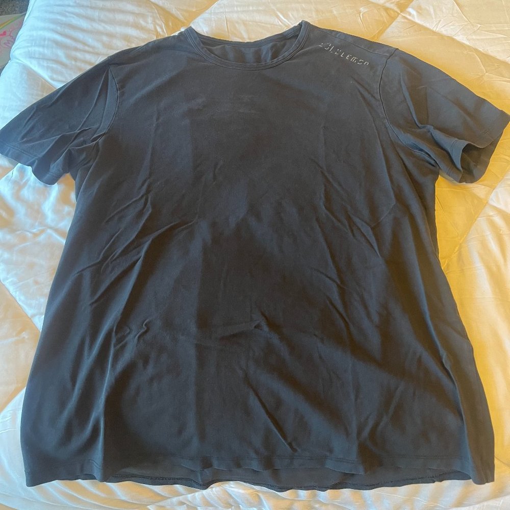 Mens lululemon T shirt size L black